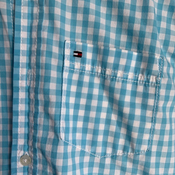 Tommy Hilfiger Button Down - Picture 2 of 3